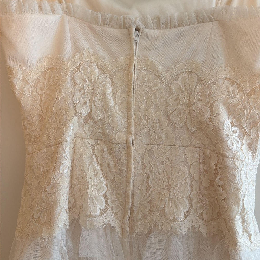 Jessica McClintock Cream Ruffled Lace Wedding Dress - Picture 5 of 7